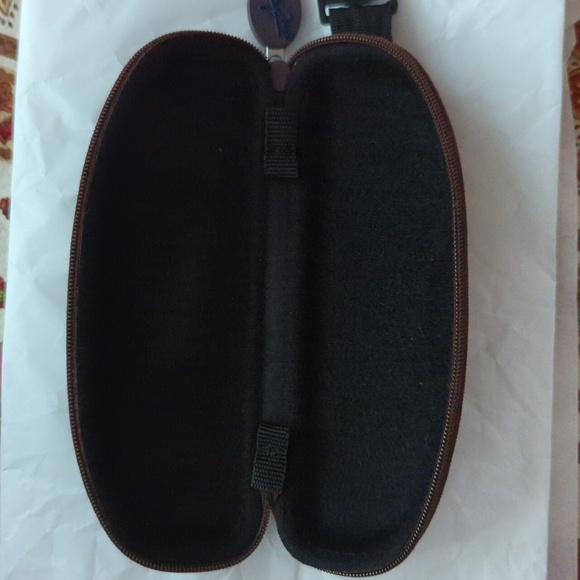 Maui Jim case - Picture 2 of 2